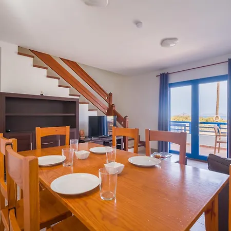 Casa Joral, Surfear En * فامارا